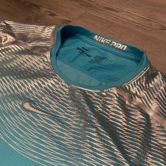 Nike Pro Mens XXL Teal Metallic Silver Foil Hypercool Max Fitted Training Shirt - Picture 2 of 6
